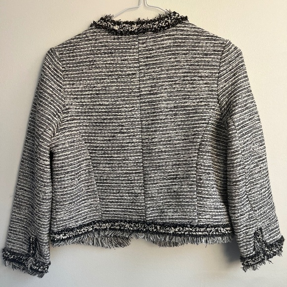 REVIEW Women's Grey Blazer - Picture 3 of 7